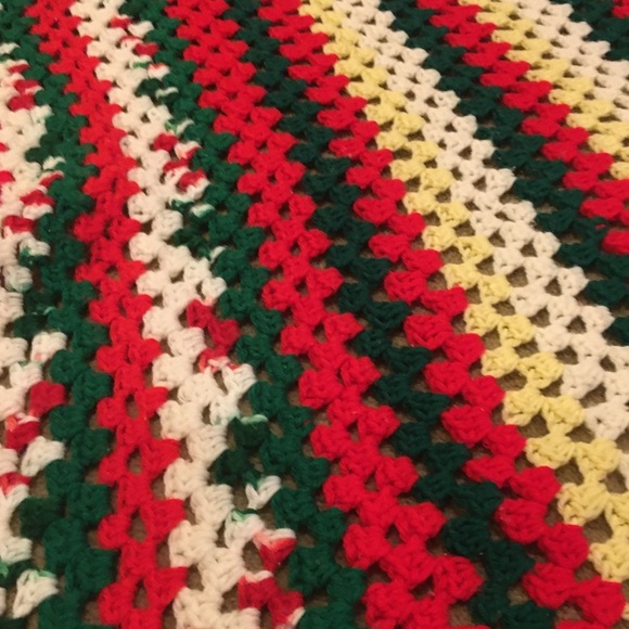 VTG Handmade Crochet Granny Square Blanket Green Red White Yellow Cottagecore - Picture 5 of 10